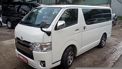 Chauffeur in Sri Lanka